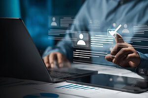 ผู้บริหารกำลังประเมินแพลตฟอร์มระบบสมาชิกและ CRM สำหรับองค์กร